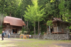 苗場神社