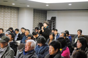 住民の方も積極的に質問されていました。