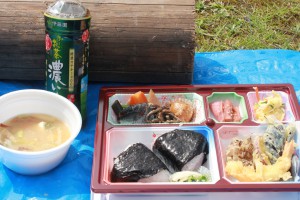 のよさの里でお昼ご飯　特性キノコ汁は絶品！
